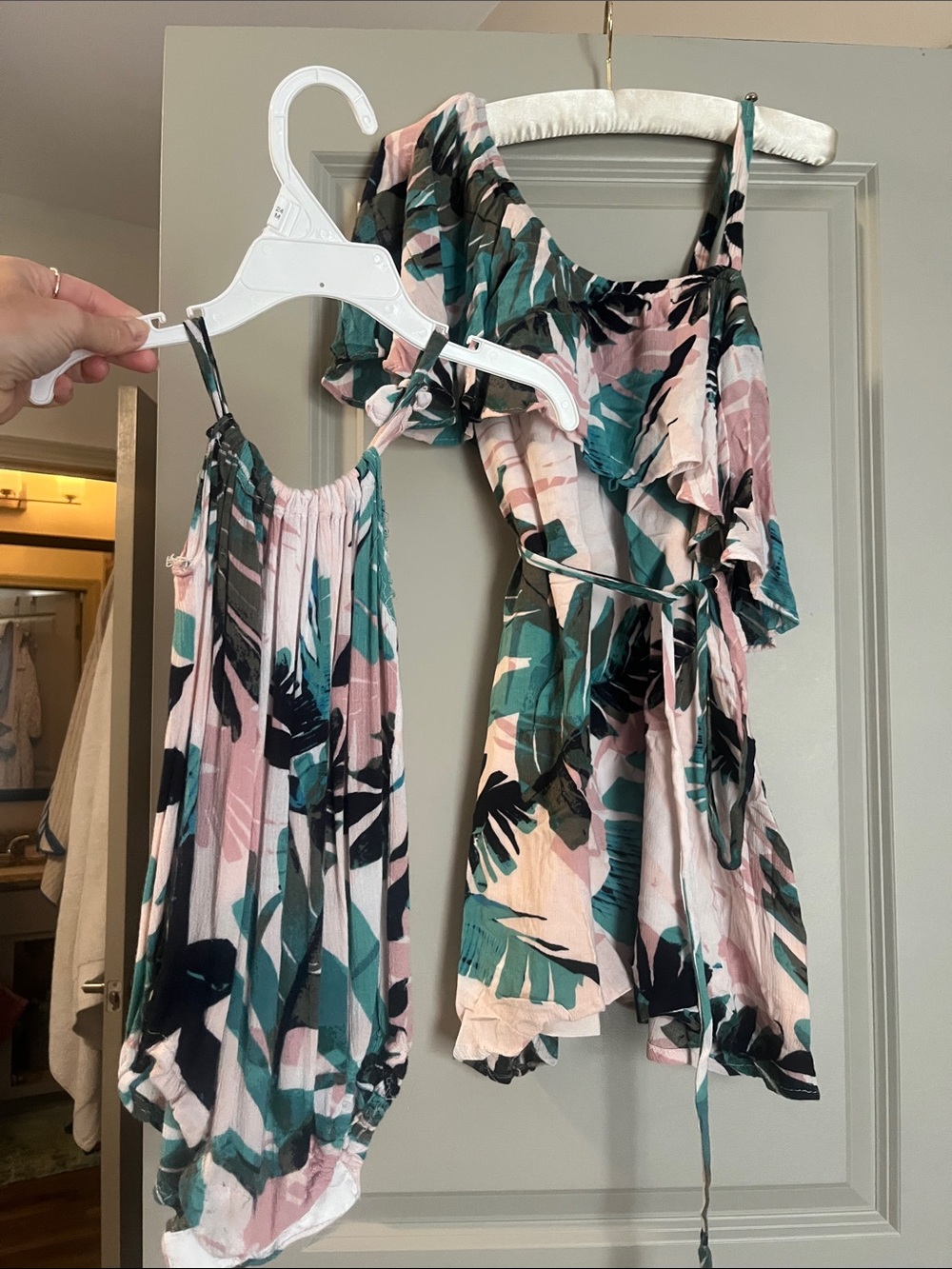 🌴 Mommy & Me Tropical Leaf Nursing Dress and Onesie Set - Size M / 6-9 months